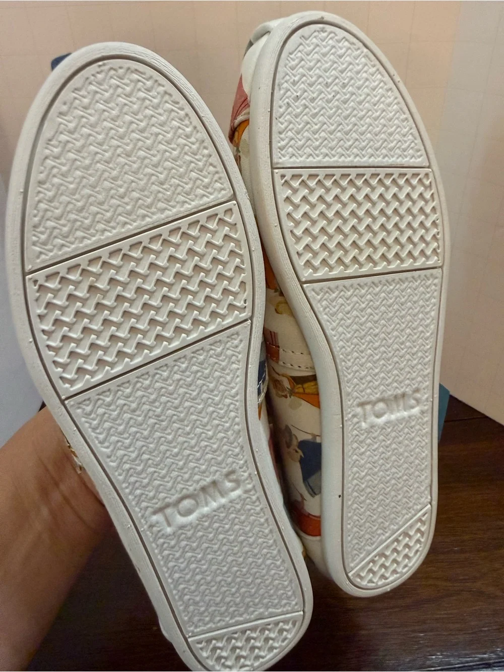 TOMS x Disney Women's Fairy Tale Canvas Slip-On Shoes in Cream Size 5